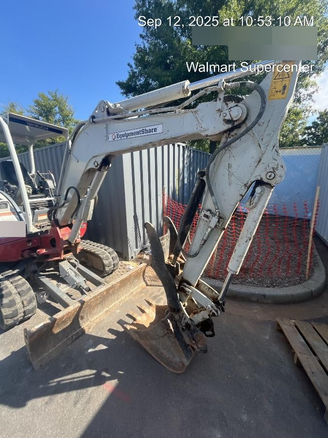 2022 TAKEUCHI TB235-2R