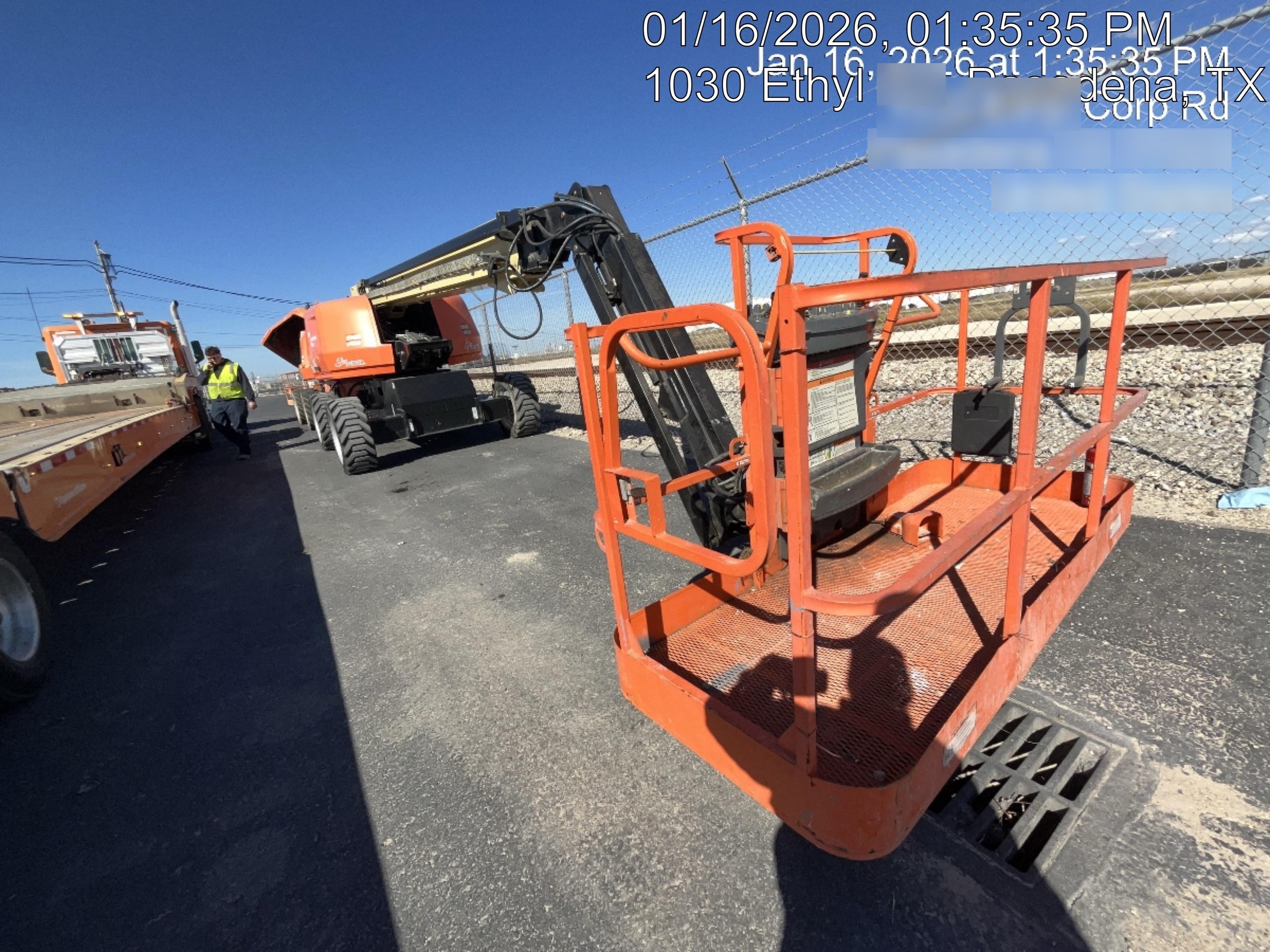 2023 JLG 660SJ
