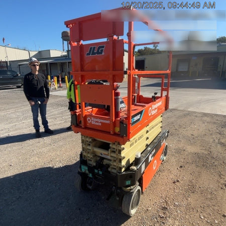 2025 JLG ES1932