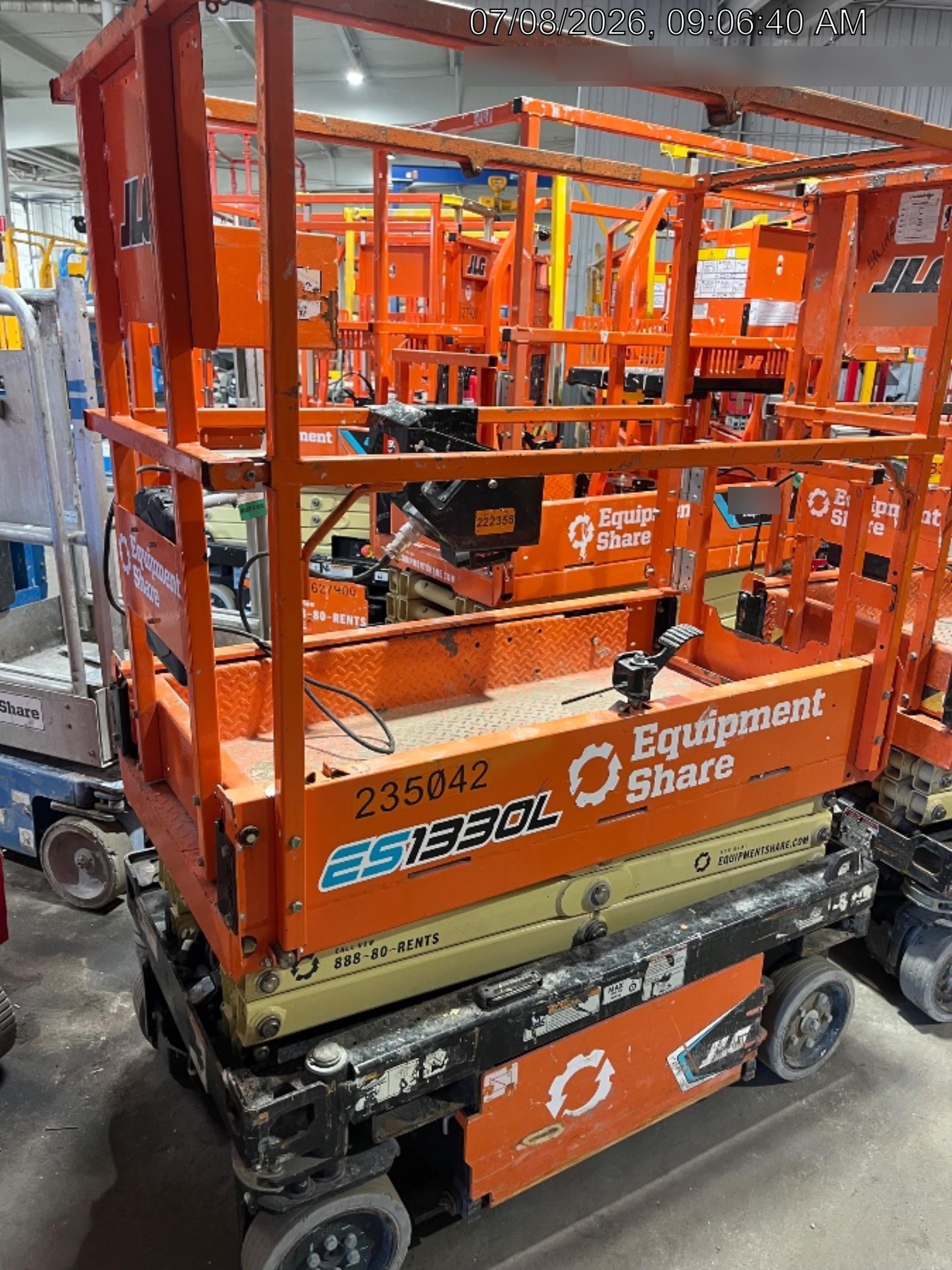 2022 JLG ES1330L