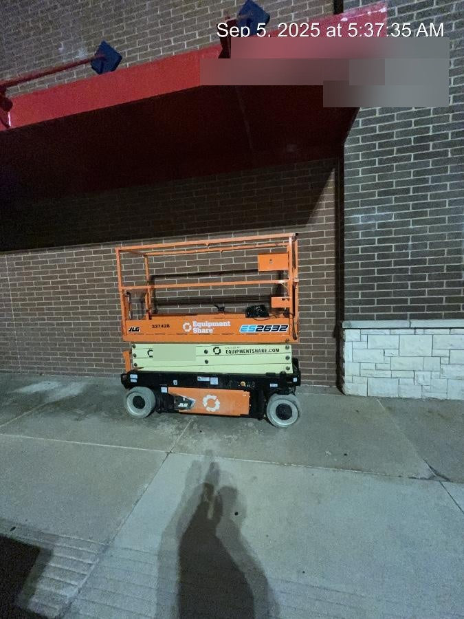 2023 JLG ES2632