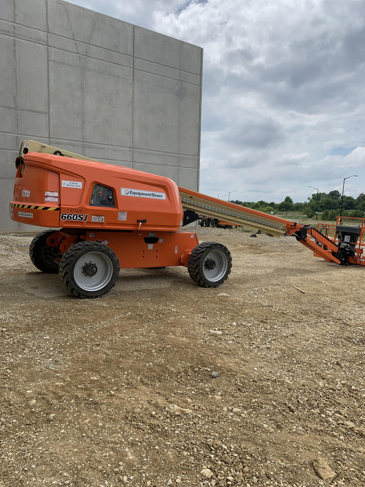 2021 JLG 660SJ
