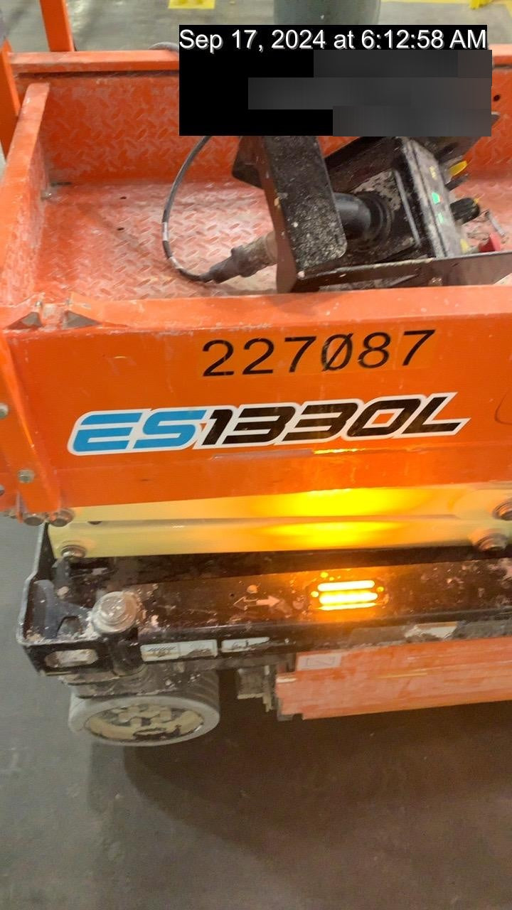 2022 JLG ES1330L