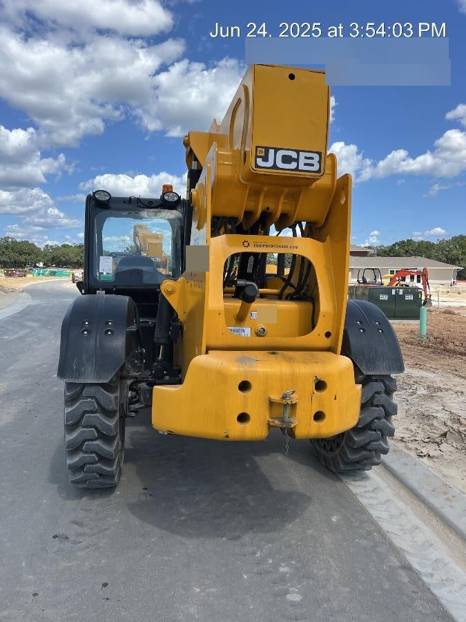 2023 JCB 510-56