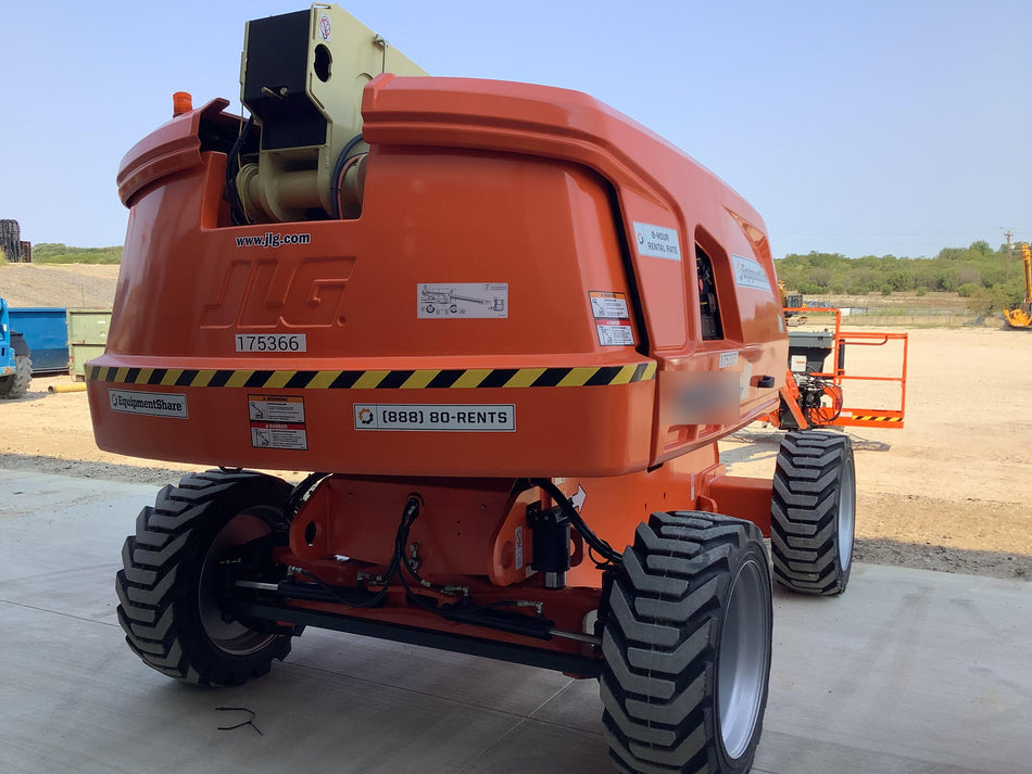 2023 JLG 660SJ