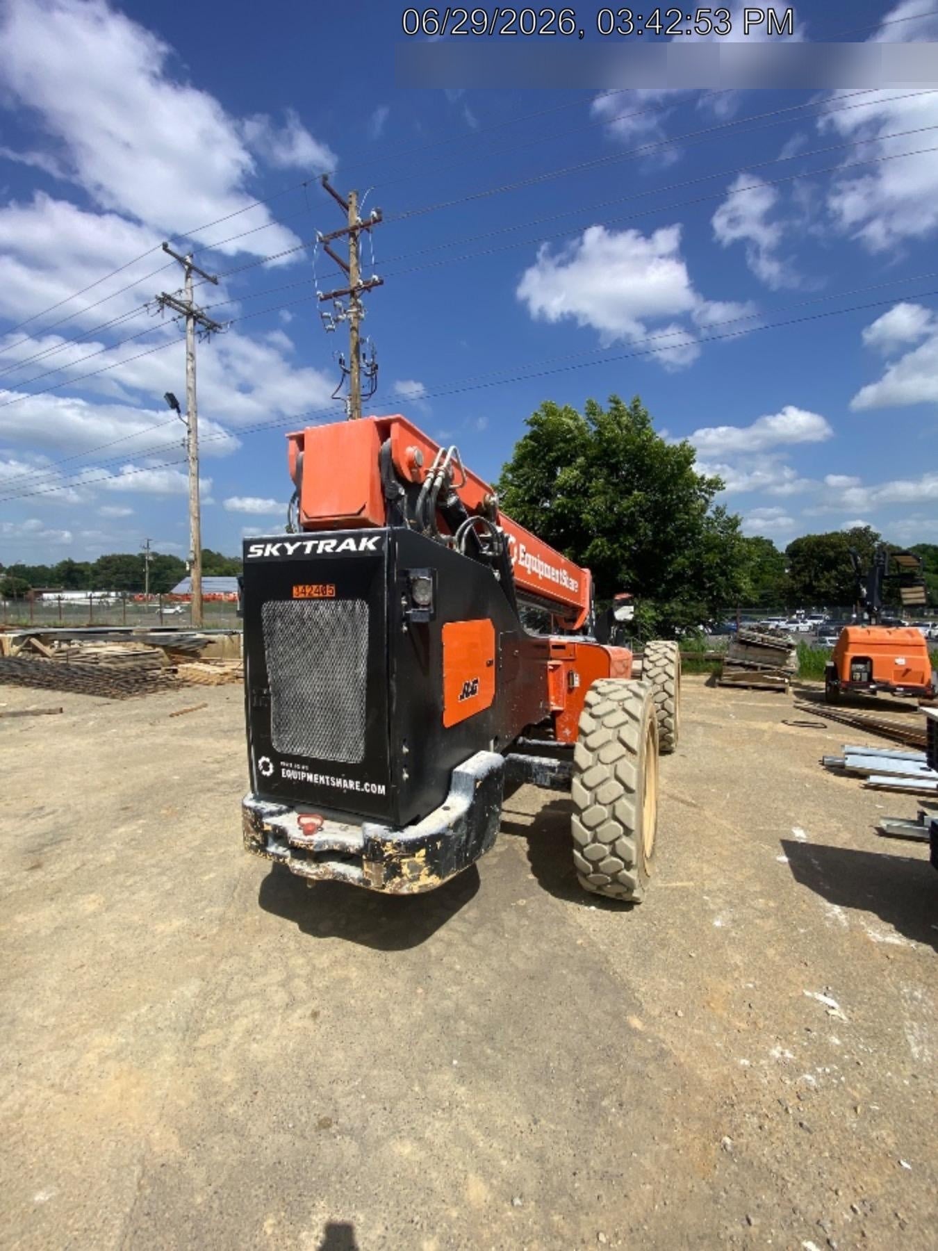 2023 SKYTRAK 8042