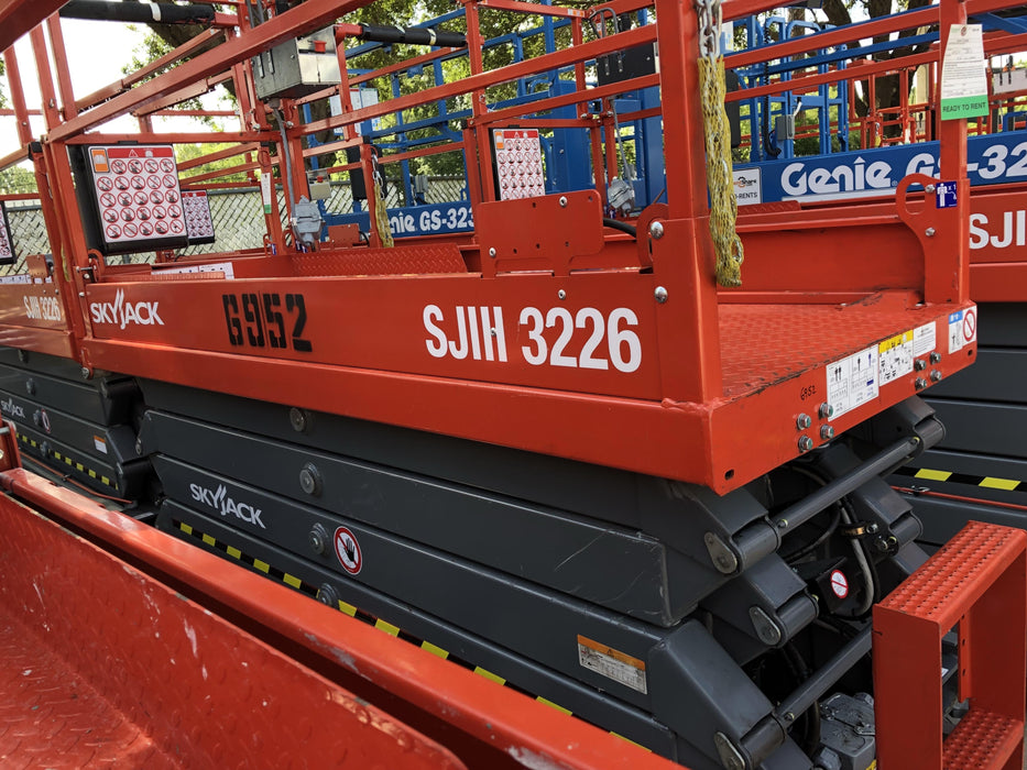 2018 Skyjack SJIII-3226 Skyjack SJIII3226 Scissor Lift w/Trojan Batteries