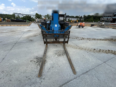 2018 Genie GTH-1056 Genie GTH-1056 w/ROPS, Work Lights, Solid Tires, RH Cab Mesh, Beacon, 60" Carriage and Forks