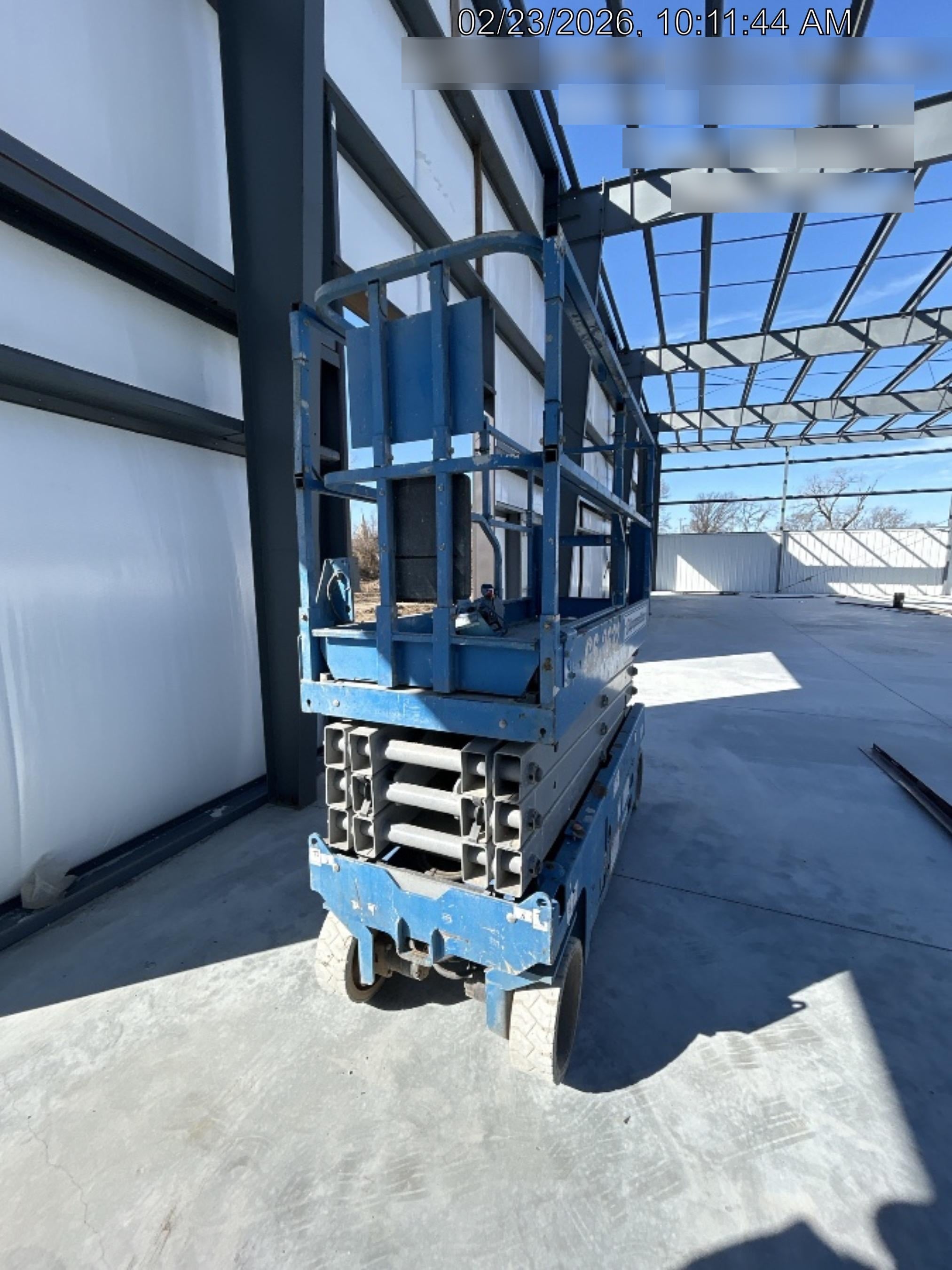 2019 Genie GS-2632 Folding rails with half height swing gate