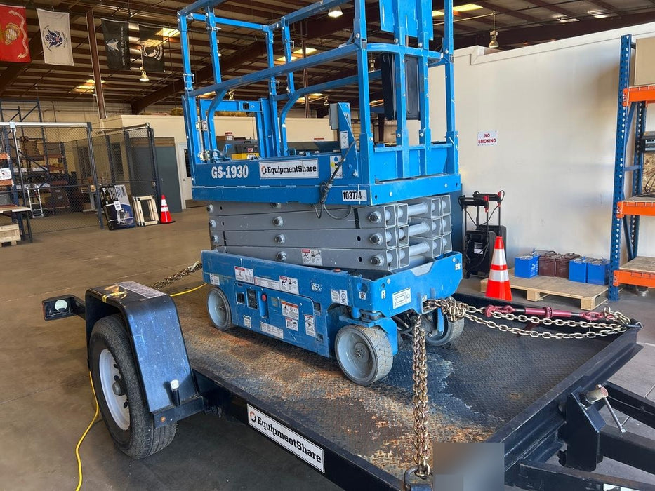 2020 Genie GS-1930 Solid Non Marking Tires, Beacon, Folding rails with half height swing gate, 800W Inverter