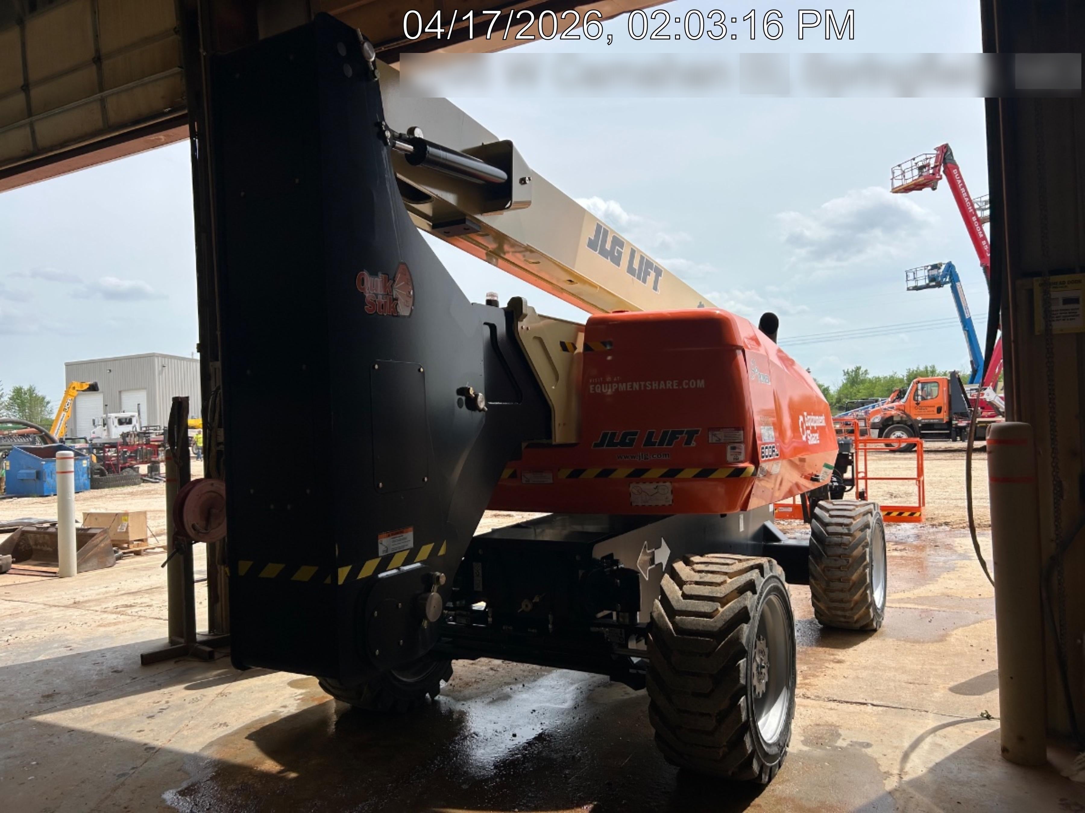 2025 JLG 800AJ