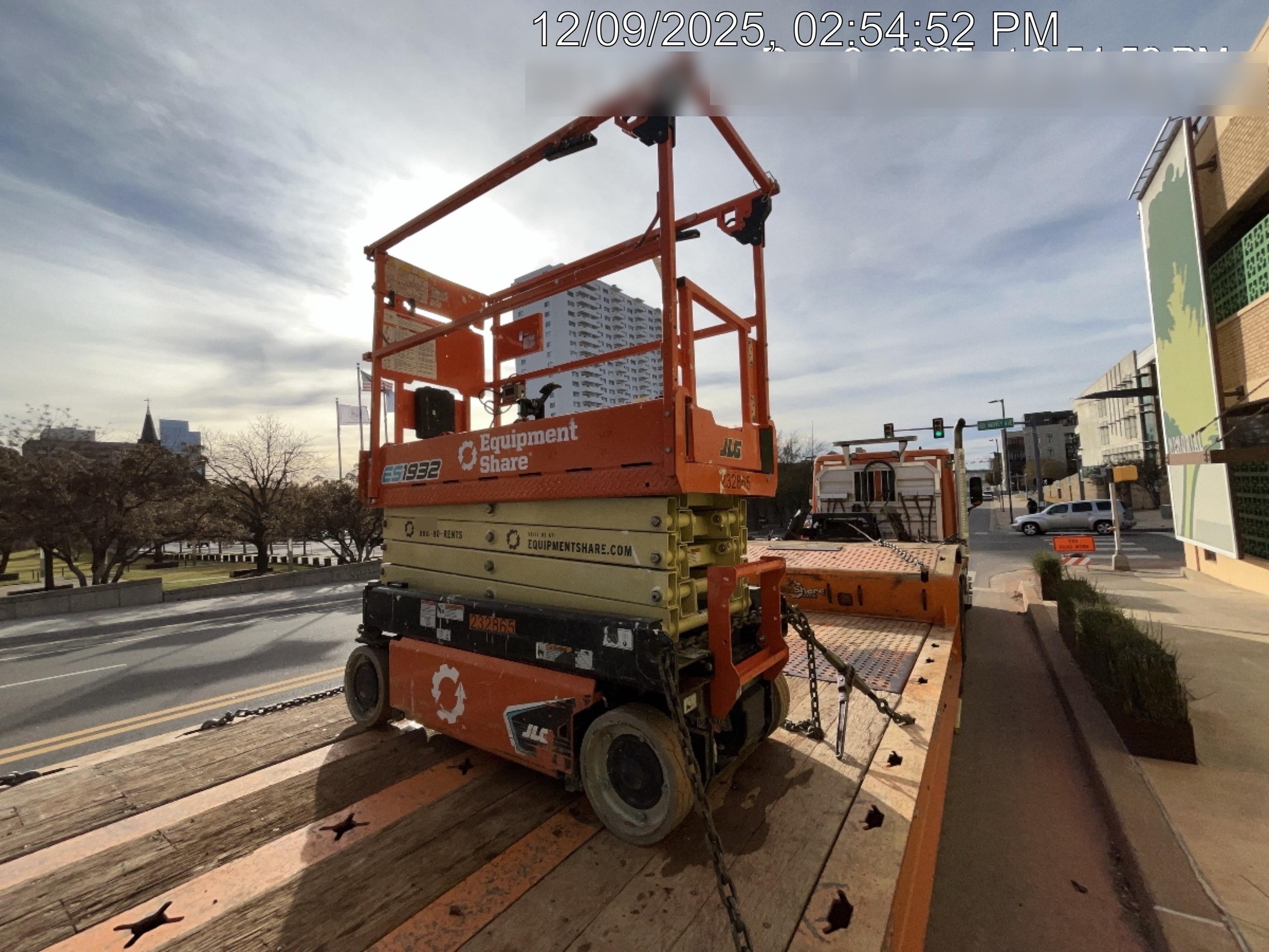 2022 JLG ES1932