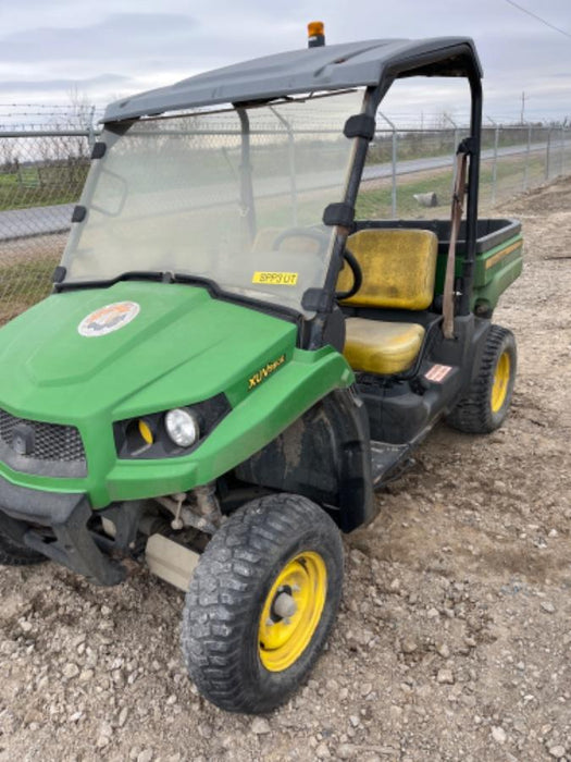 2020 John Deere XUV560E GATOR 4wd Utility Cart, Gas, 2 Seat, LED Strobe, Windshield Tempered Glass, Plastic Canopy, Wire Harness Kit, Backup Alarm