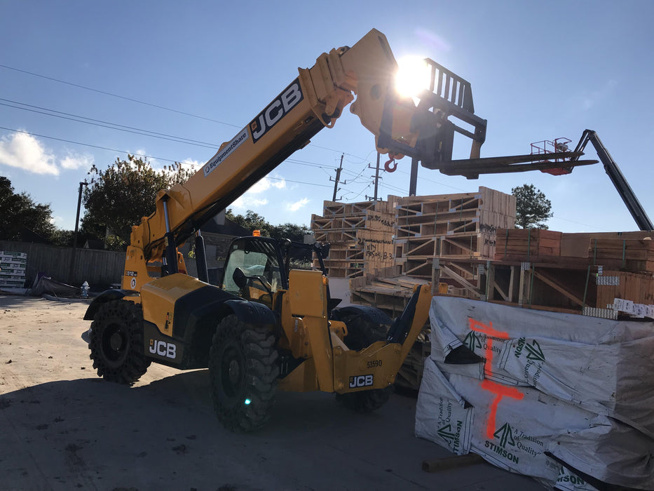2019 JCB 512-56 Canopy, 109 HP, Solid Tires, STD Worklight, Beacon, Aux Hydraulics, Lifting Eye, Back up Alarm w/66" Carriage/60" Forks