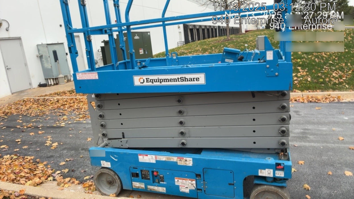 2019 Genie GS-4047 Folding rails with half height swing gate