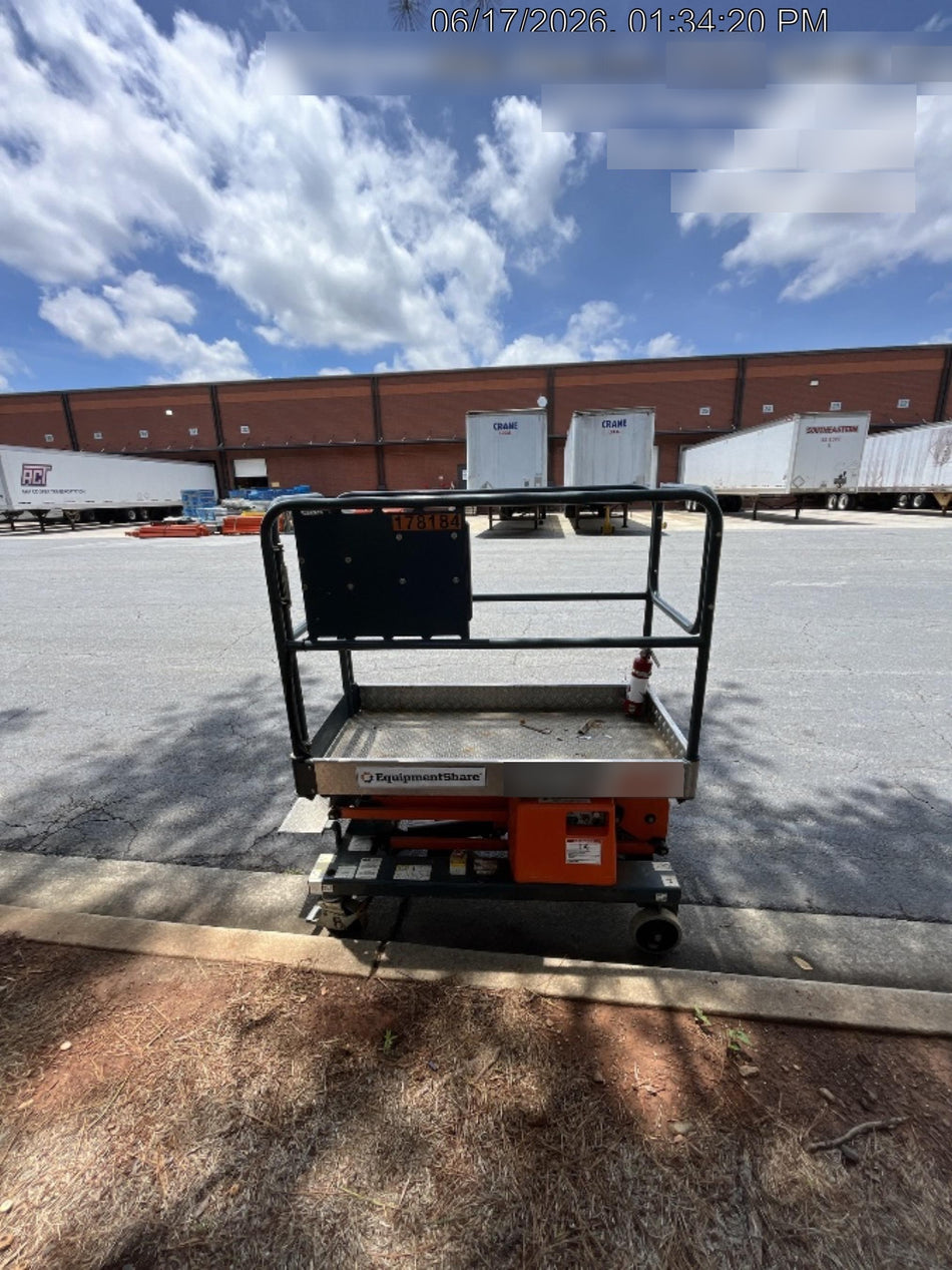 2021 JLG 1030P
