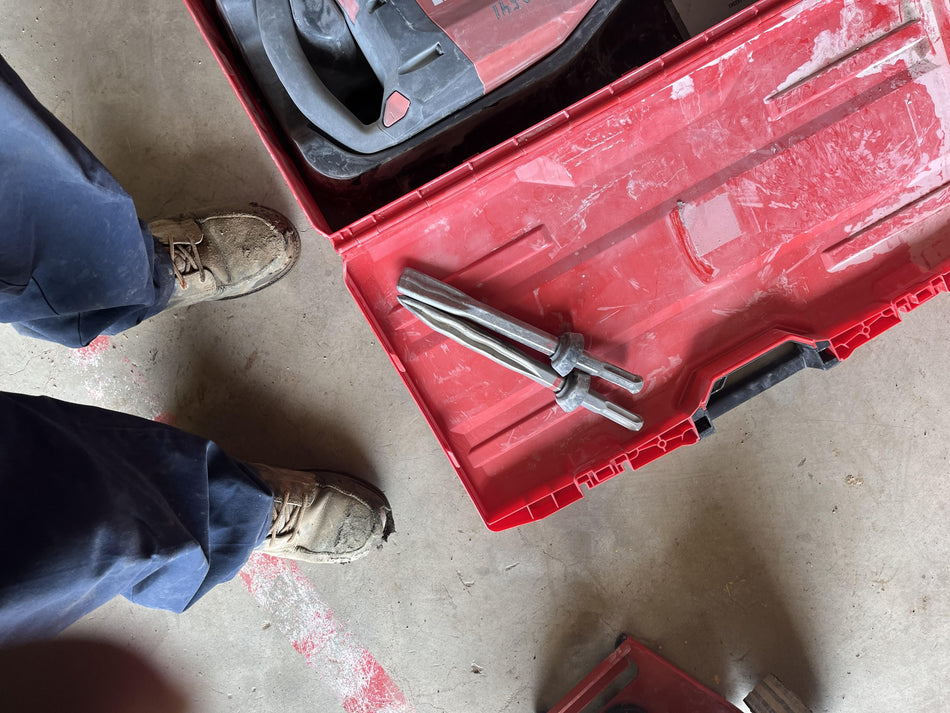 2020 HILTI TE 1000-AVR