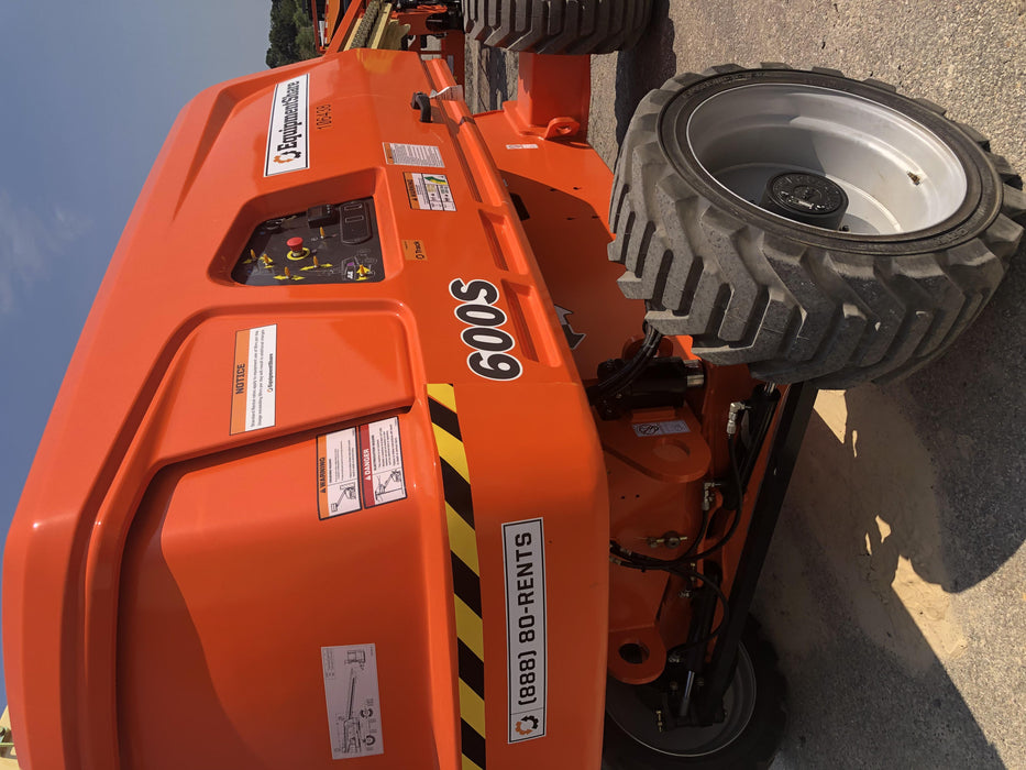 2020 JLG 600S