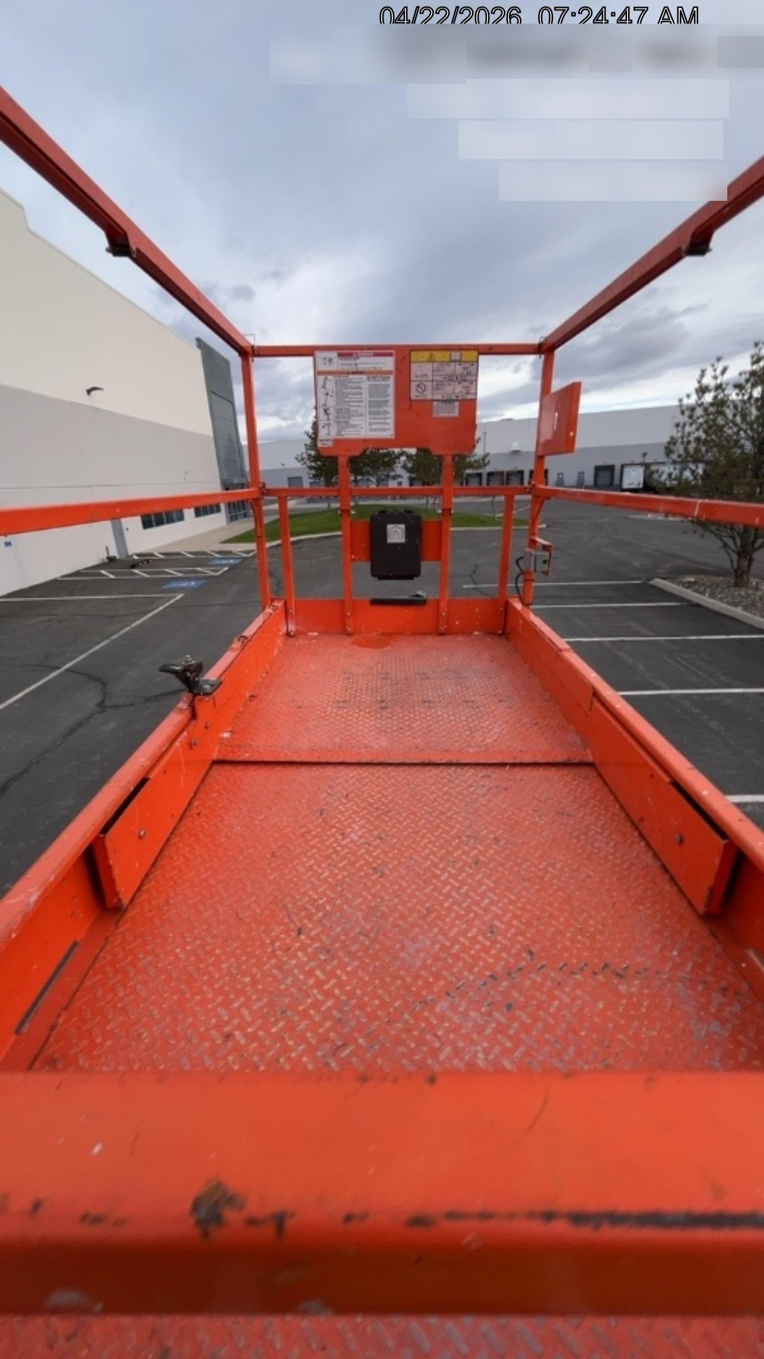 2022 JLG ES3246