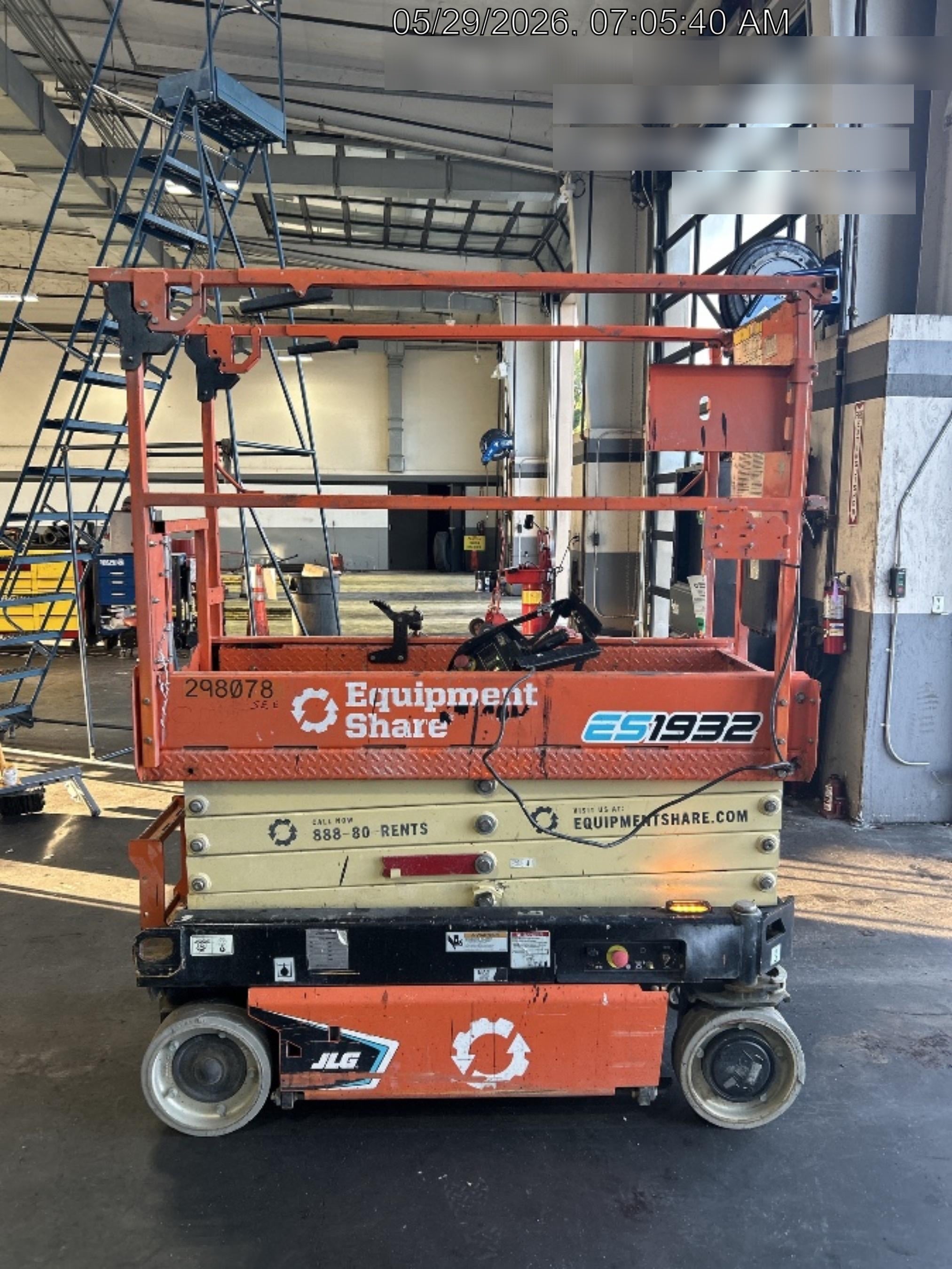 2023 JLG ES1932