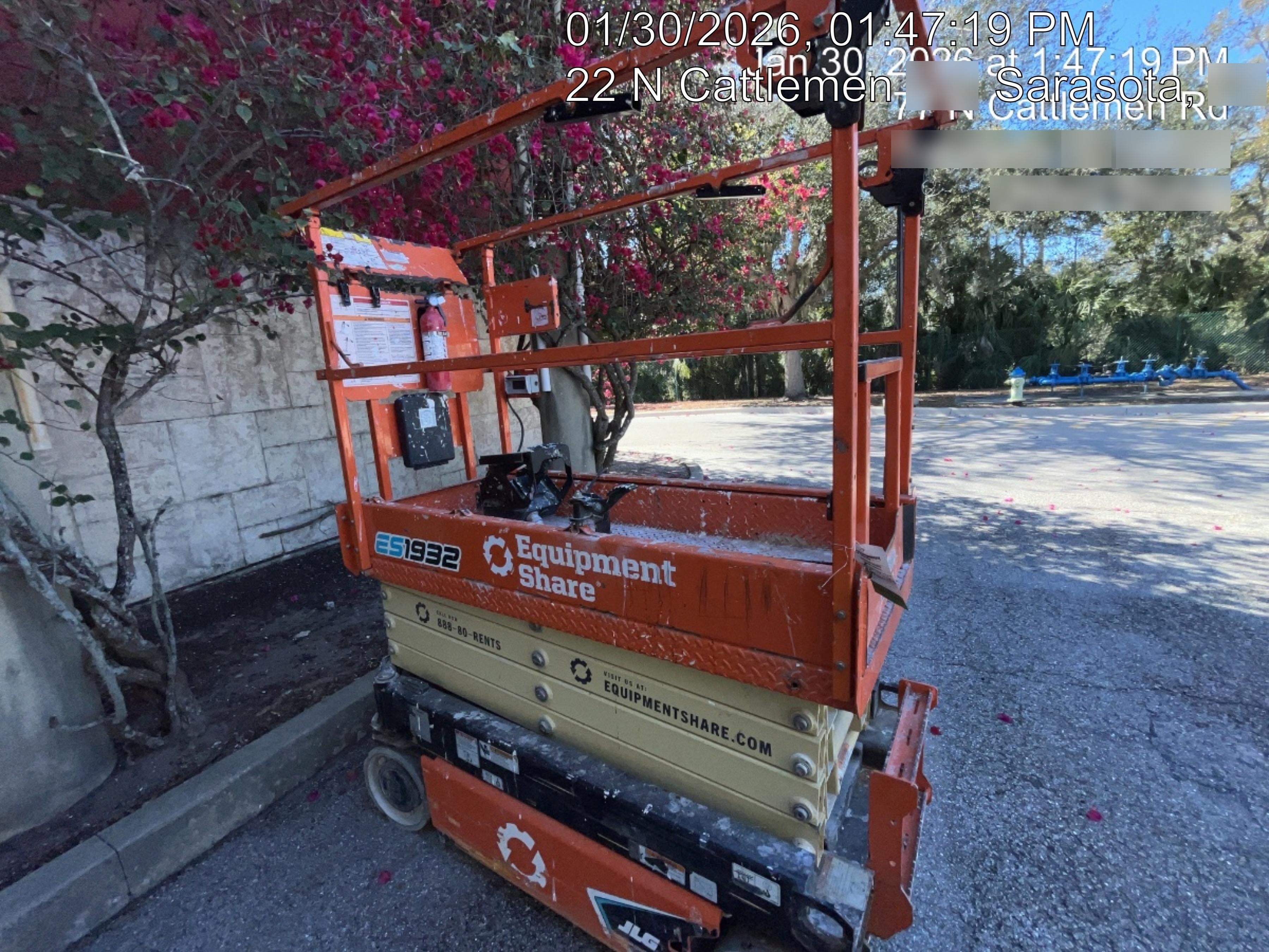 2023 JLG ES1932