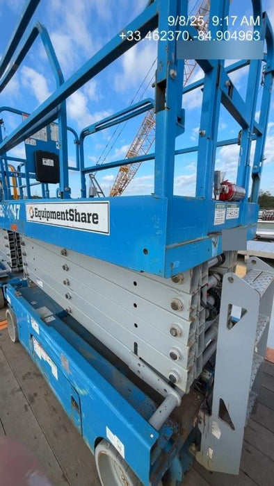 2019 Genie GS-4047 Folding rails with half height swing gate