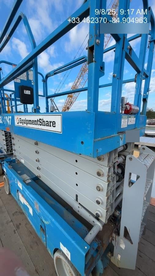 2019 Genie GS-4047 Folding rails with half height swing gate