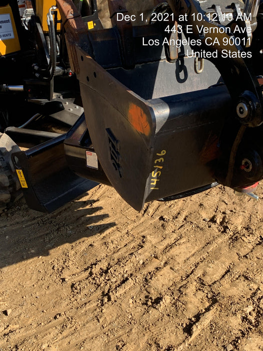 2021 DOOSAN 30" Bucket - Doosan