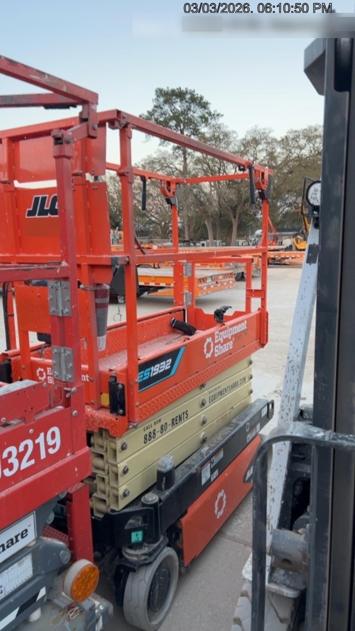 2025 JLG ES1932