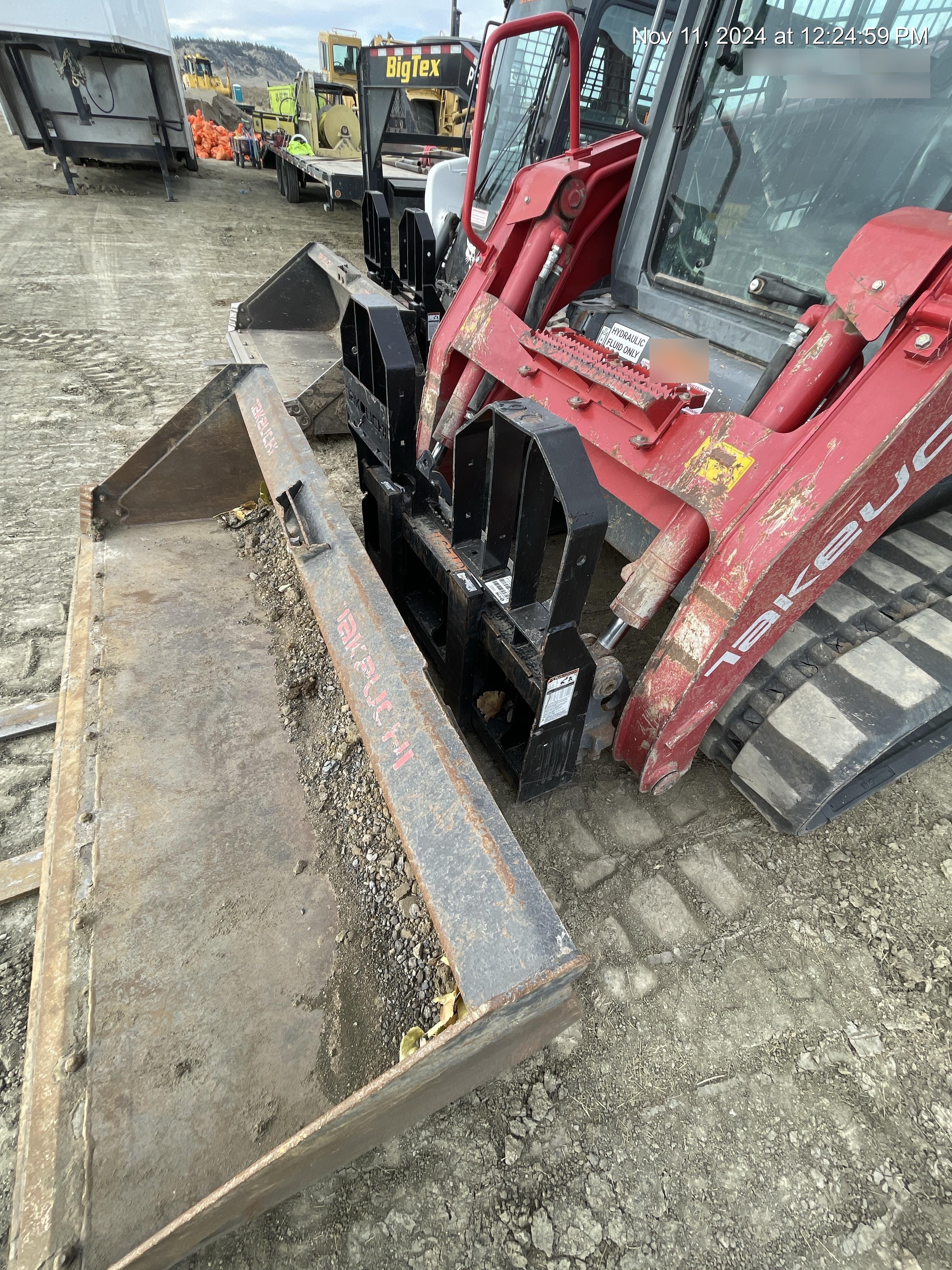 2022 TAKEUCHI 48" Pallet Forks - Takeuchi