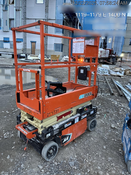 2022 JLG ES1330L