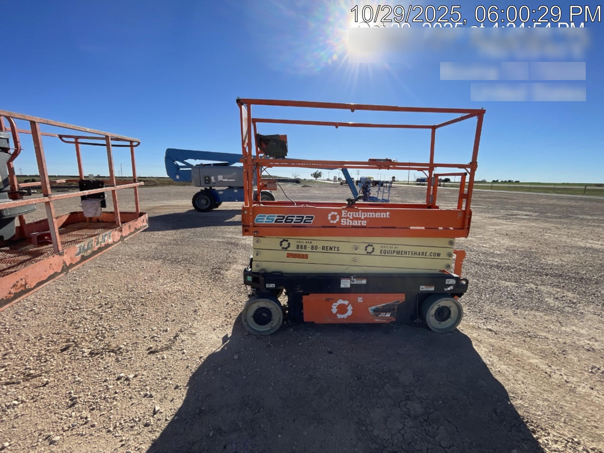 2023 JLG ES2632