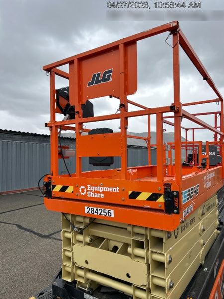2022 JLG ES3246