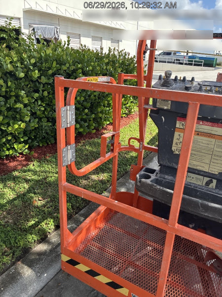 2021 JLG E400AJP Narrow
