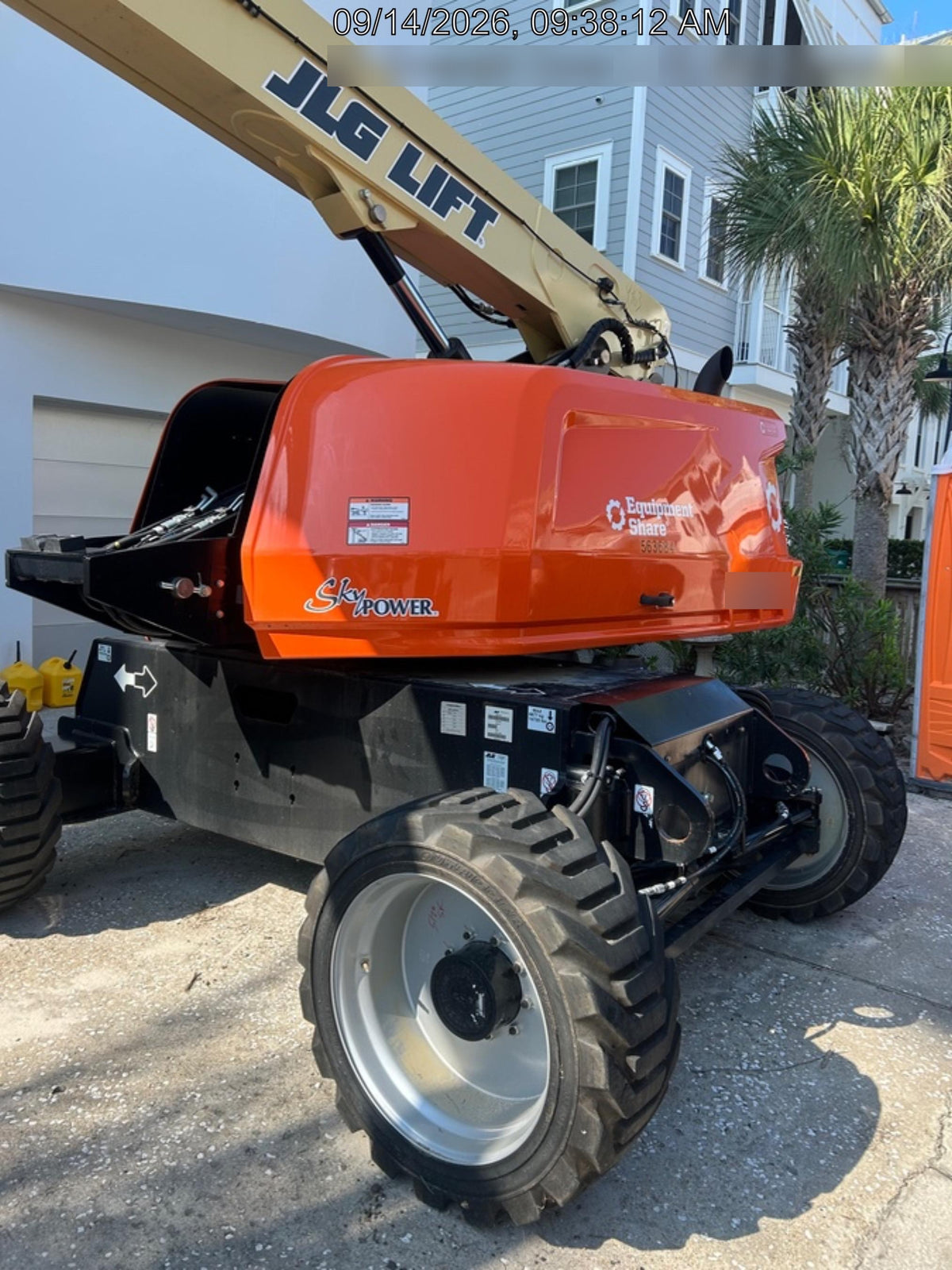2025 JLG 660SJ