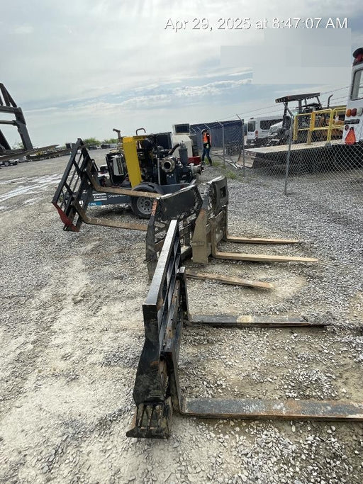 2024 ARROW MATERIAL HANDLING 48" Pallet Forks - Arrow