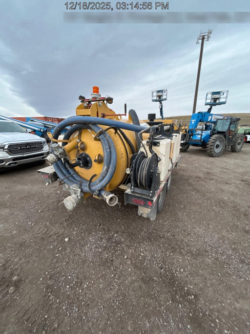 2021 Vac-Tron LP573XDT T4 Koehler Diesel Engine, 500 Gallon Debris Tank, x2 100 Gallon Water Tanks
