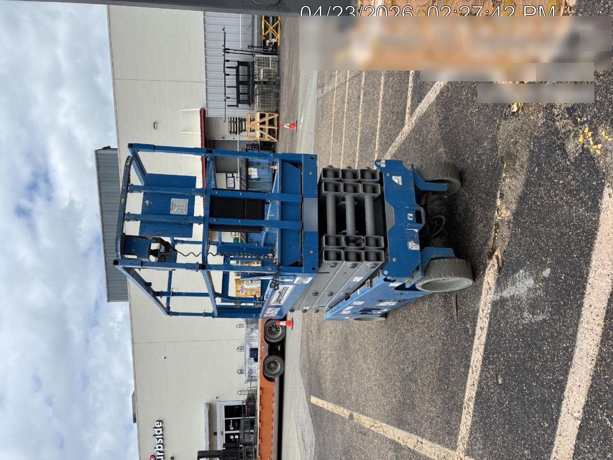 2019 Genie GS-2632 Folding rails with half height swing gate