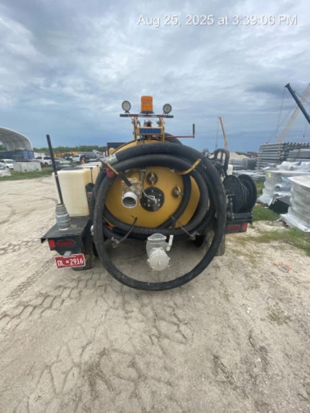 2022 VAC-TRON LP573XDT