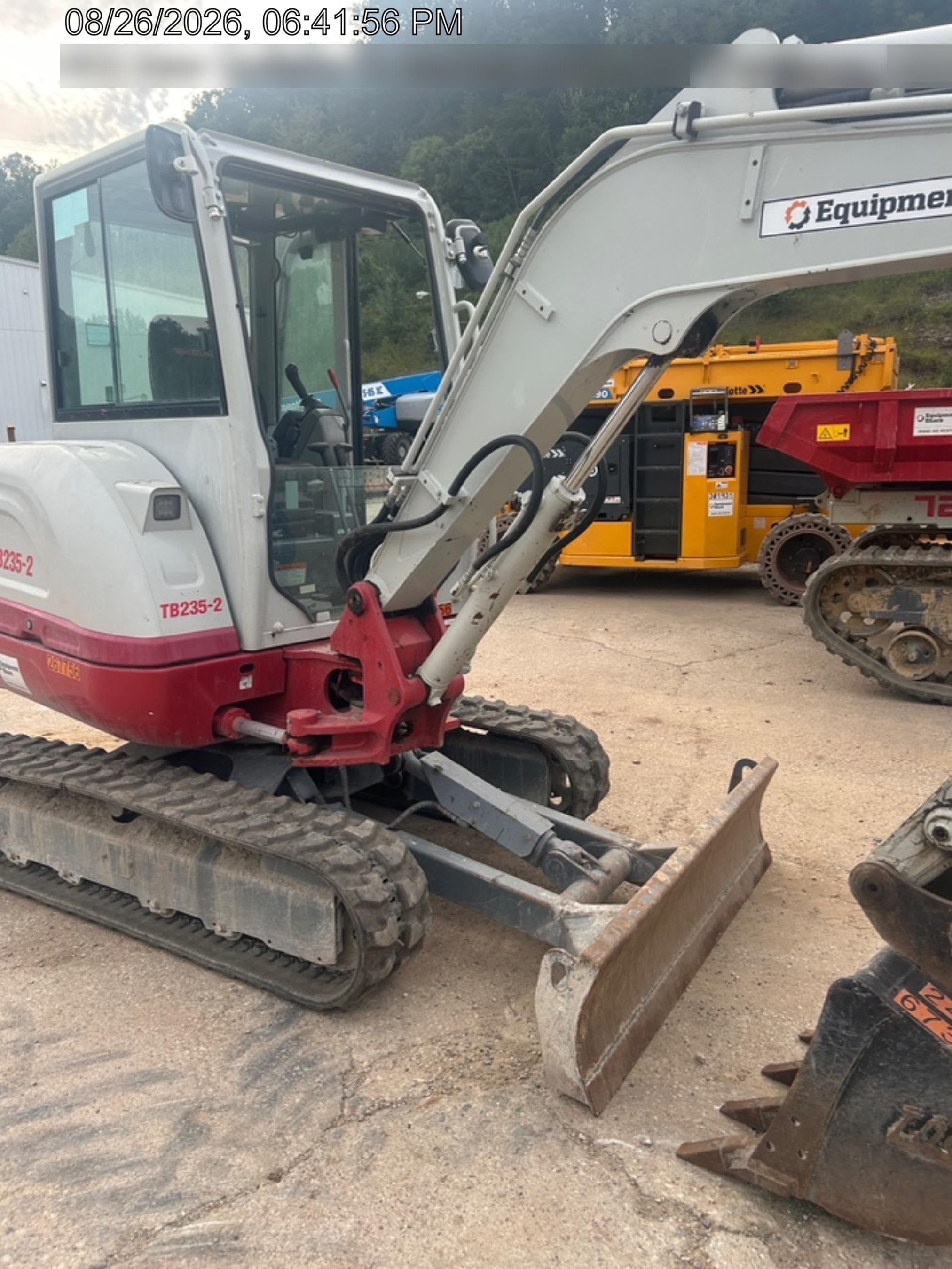 2022 TAKEUCHI TB235-2CR