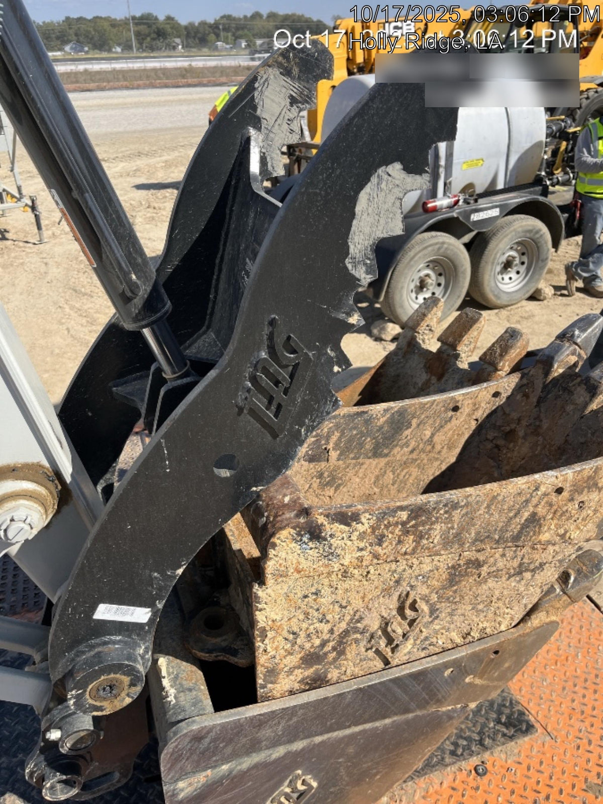 2025 TAKEUCHI 24" Bucket Takeuchi