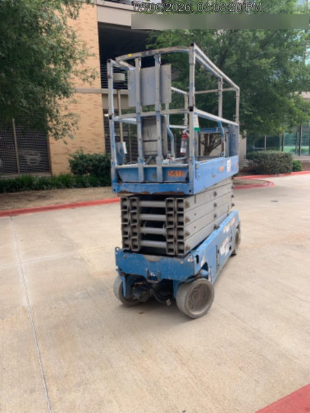 2017 Genie GS-3232 32' Narrow Electric Scissor Lift