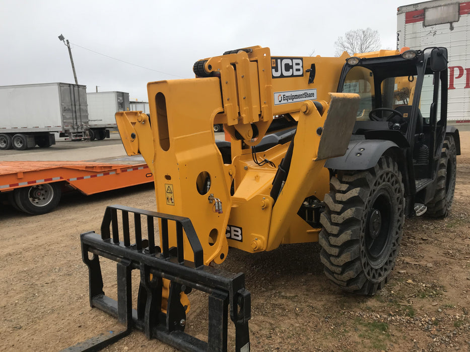 2019 JCB 510-56 Open ROPS, 74 HP, Solid Tires, Worklights, Beacon, Aux Hydraulics, Lifting Eye 66" Carriage/60" Forks