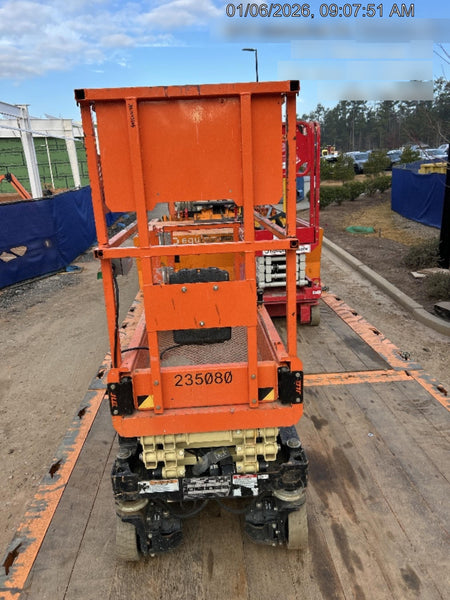 2022 JLG ES1330L