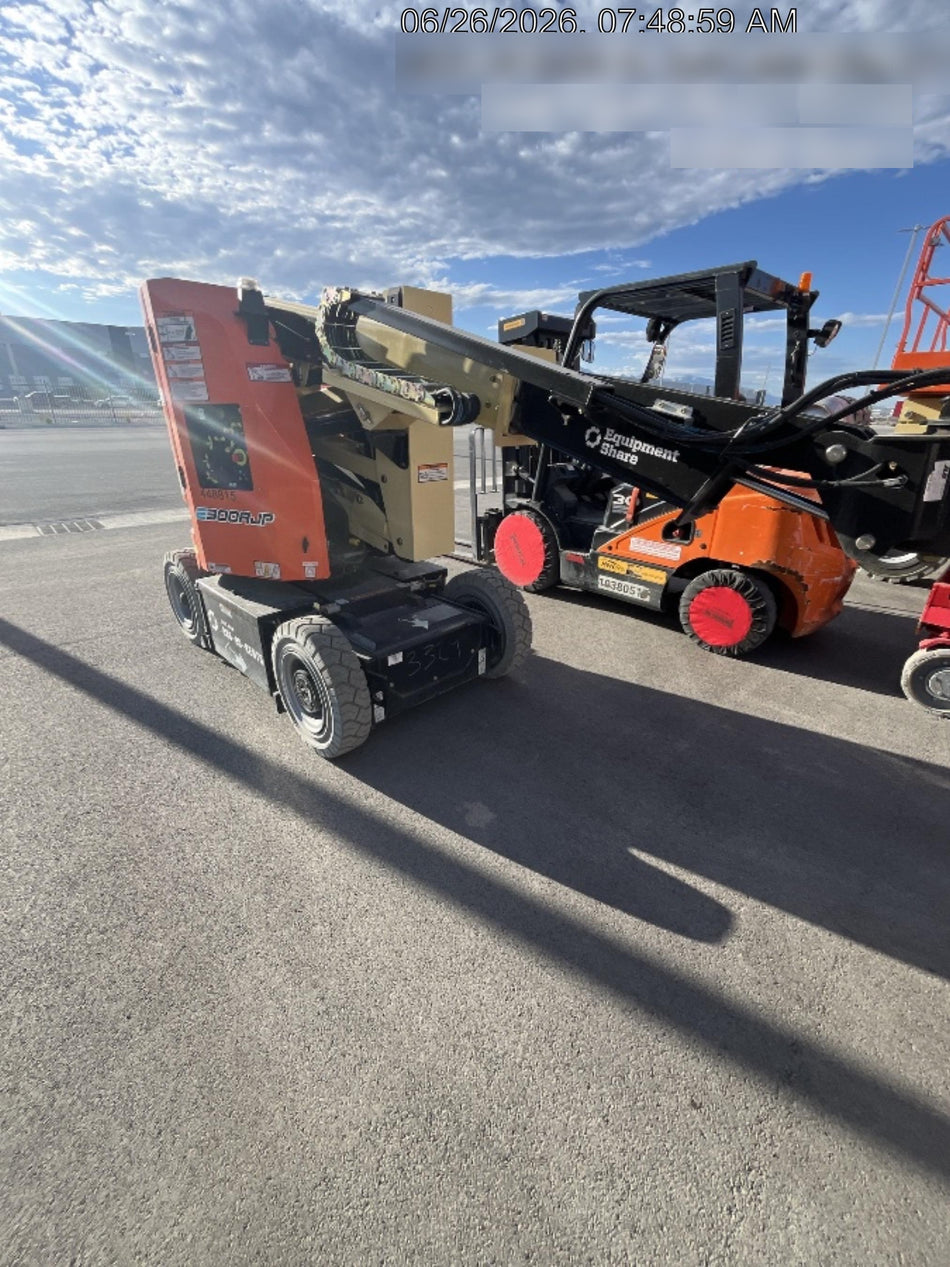 2024 JLG E300AJP