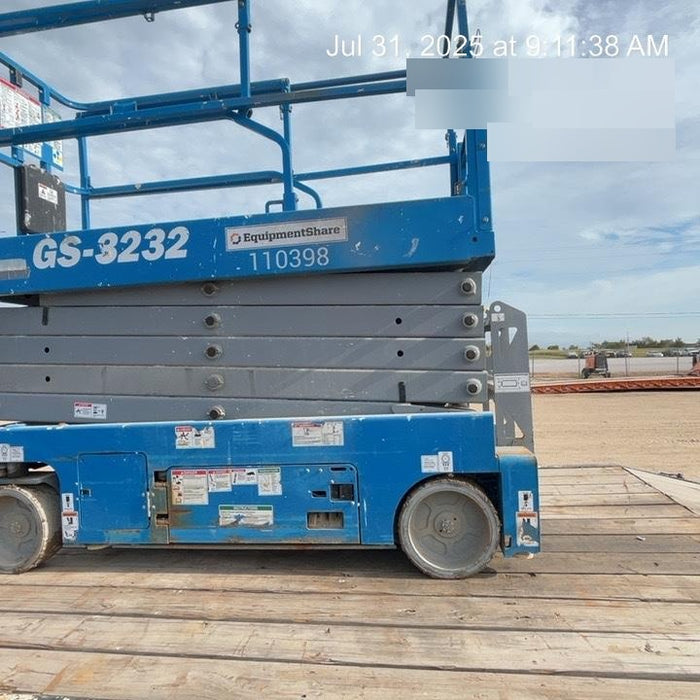 2020 Genie GS-3232 Standard, Folding half height swing gate, 800W Inverter