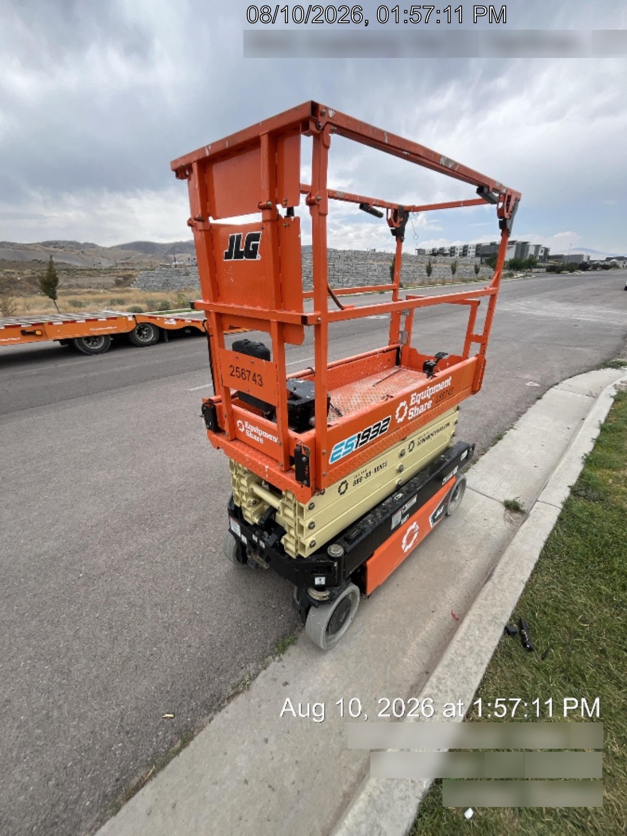 2022 JLG ES1932