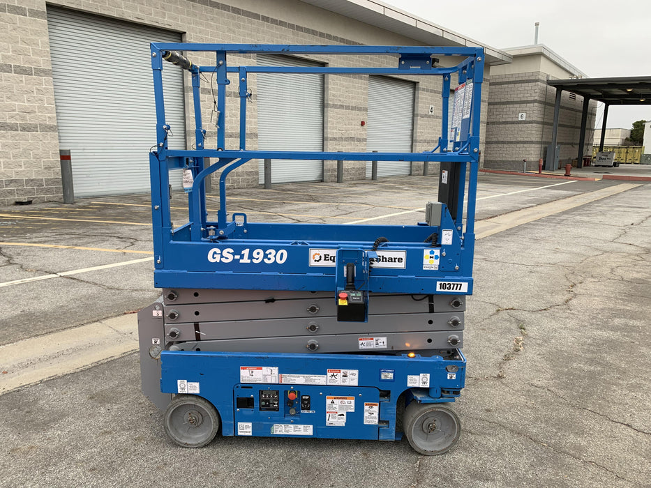 2020 Genie GS-1930 Solid Non Marking Tires, Beacon, Folding rails with half height swing gate, 800W Inverter