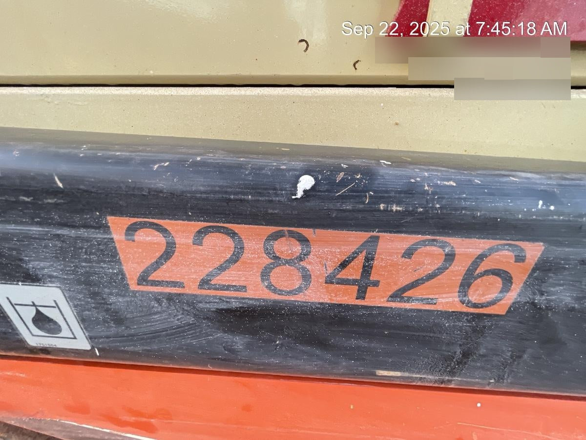 2022 JLG ES1932