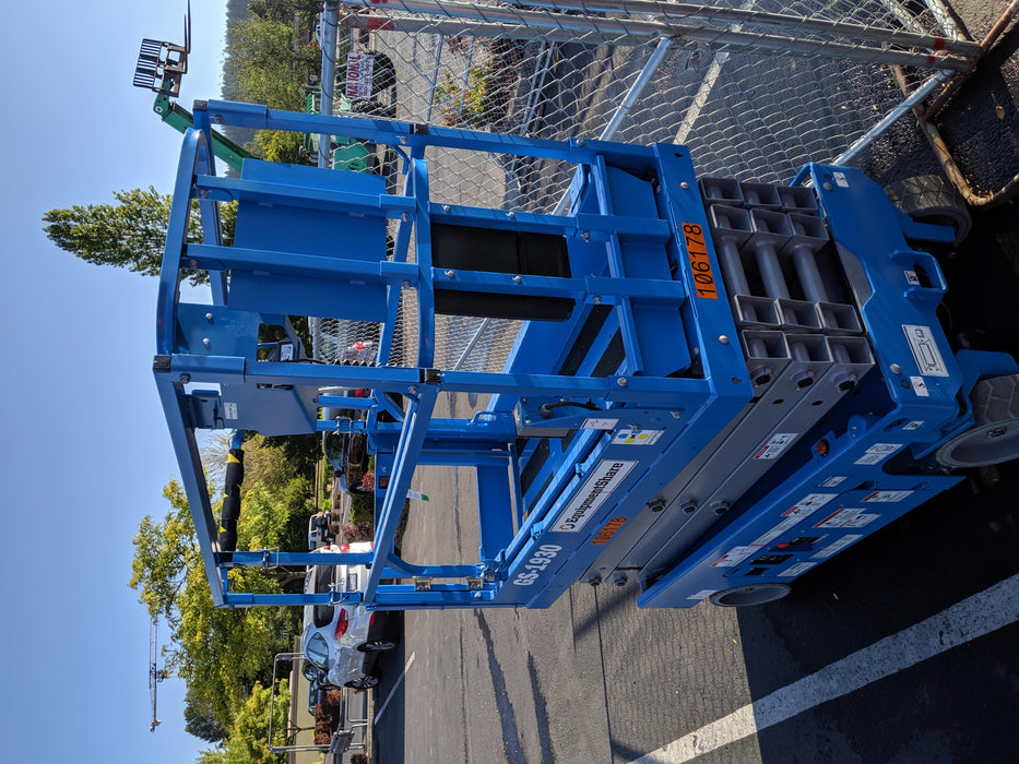 2020 Genie GS-1930 Solid Non Marking Tires, Beacon, Folding rails with half height swing gate, 800W Inverter